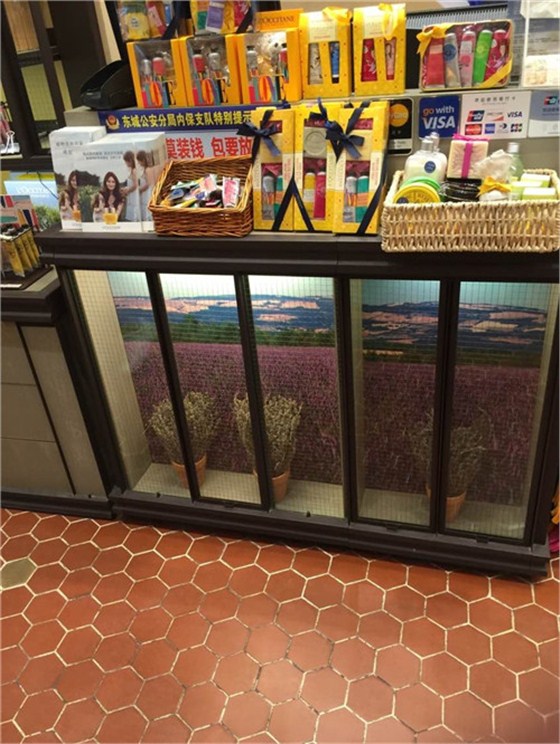 鐵藝展柜工廠